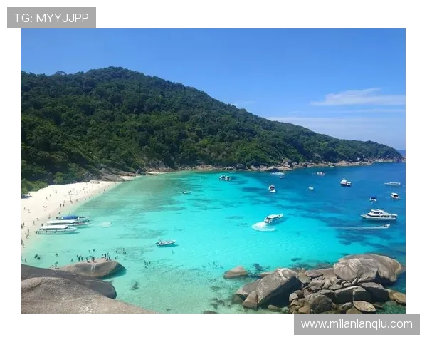 斯米兰跟团游：详细介绍斯米兰群岛的潜水点与最佳潜水季节指南